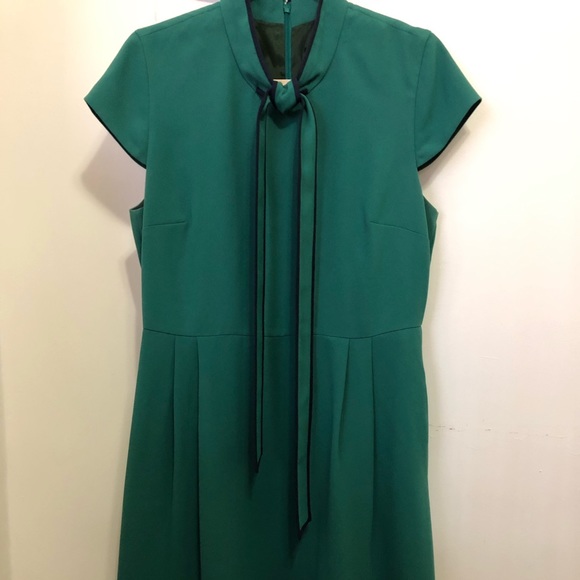 Green J-Crew Dress with Bow. - Picture 1 of 4